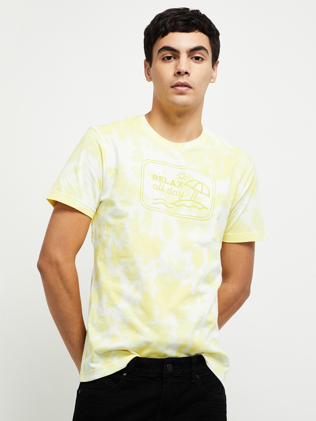 

max Men Yellow Typography Printed Raw Edge T-shirt