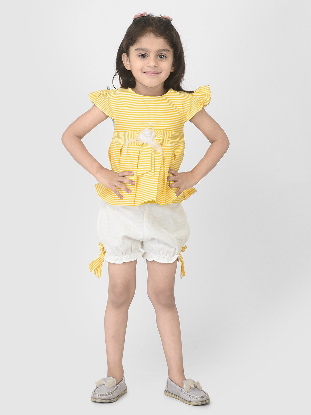 

YK Girls Yellow Solid Top with Shorts