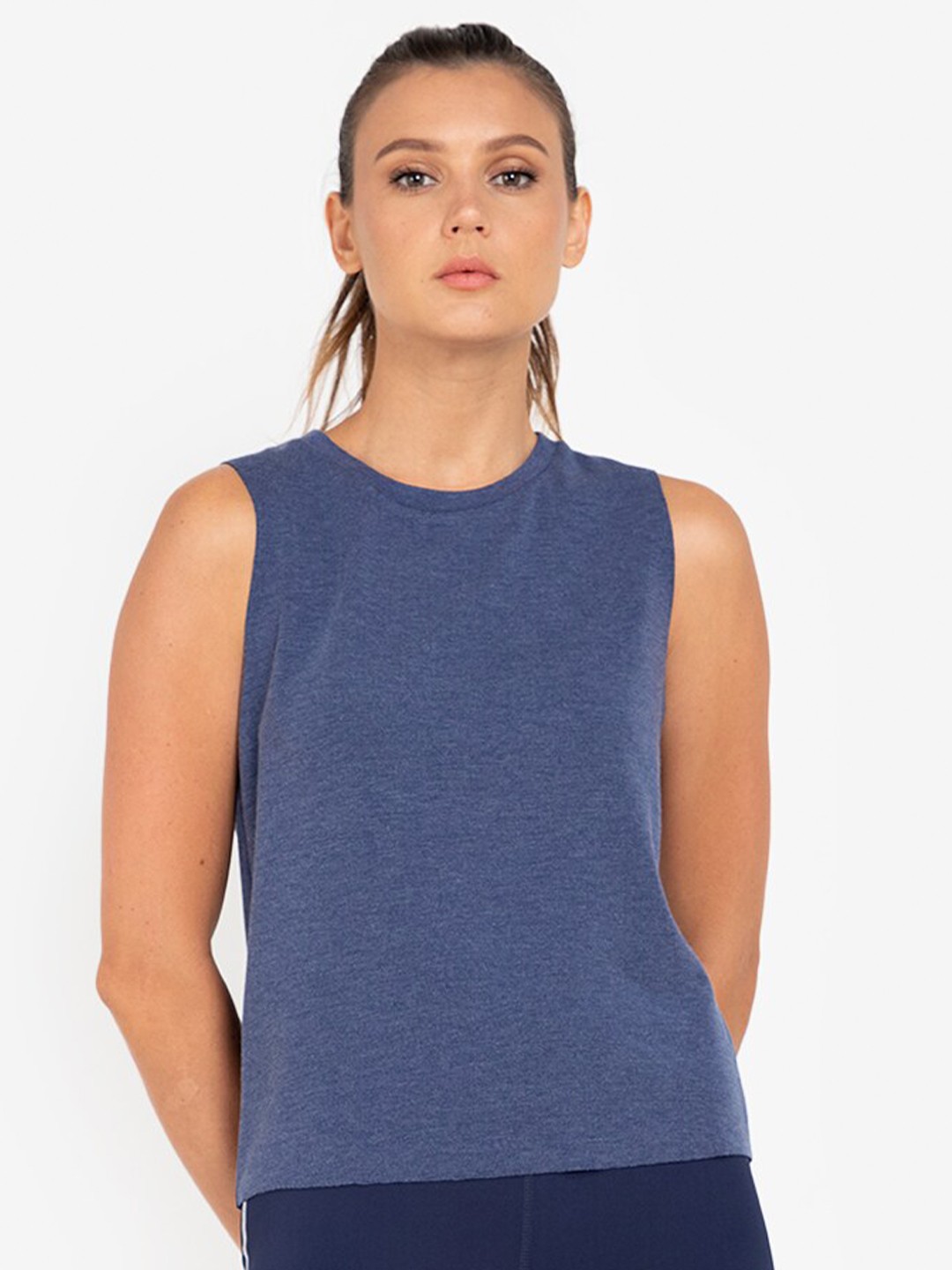 

ZALORA ACTIVE Navy Blue Solid Round Neck Sleeveless Raw Cut Polyester Regular Tank Top