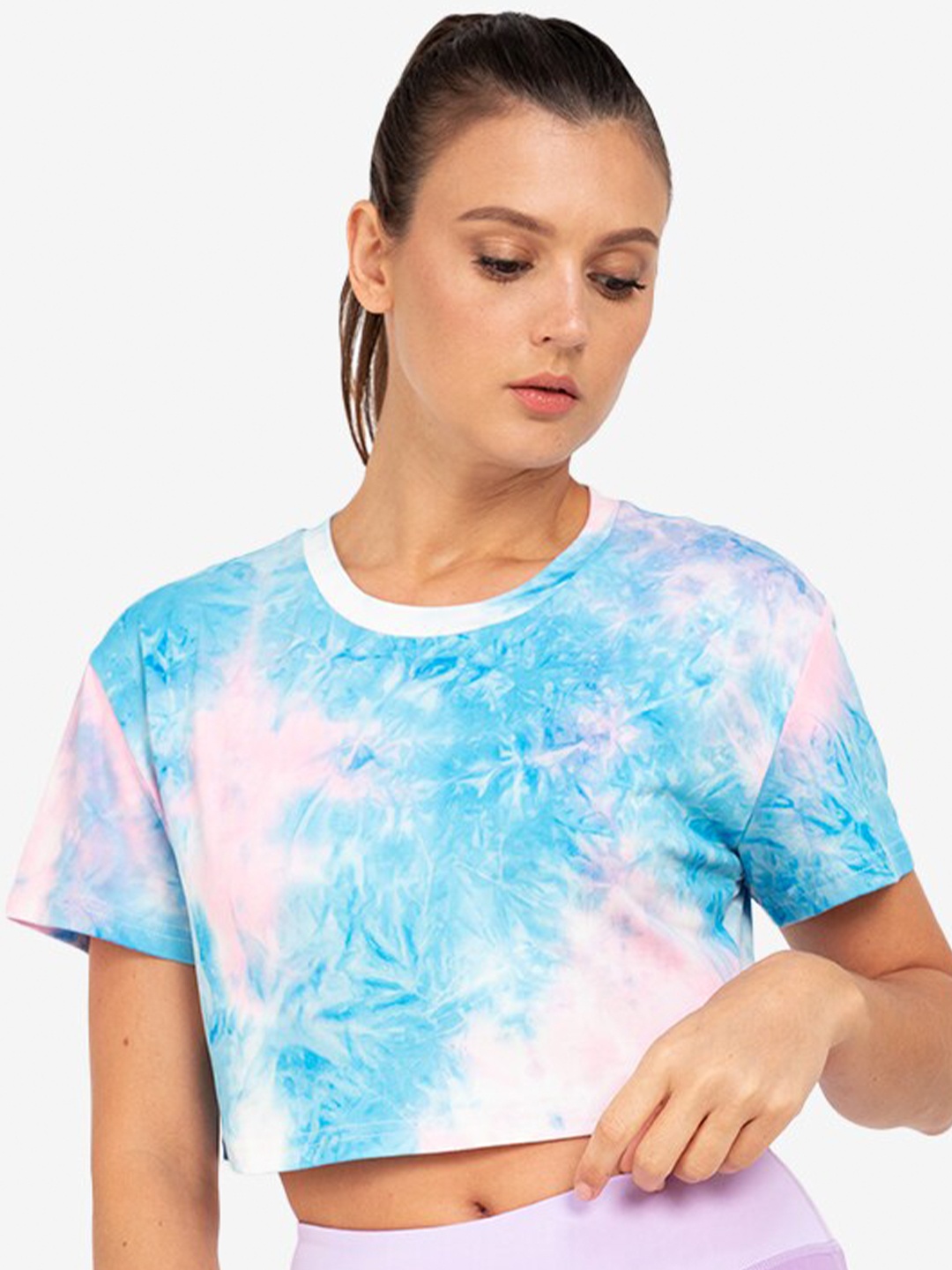 

ZALORA ACTIVE Blue Tie and Dye Print Crop Top