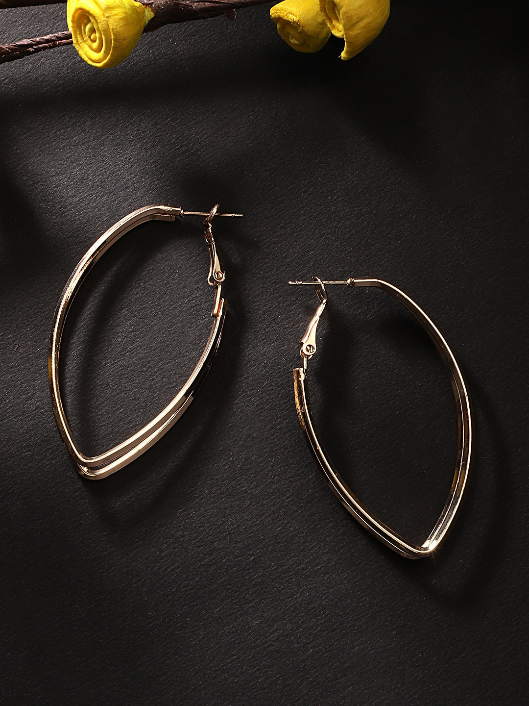 

KACY Gold-Plated Oval Hoop Earrings