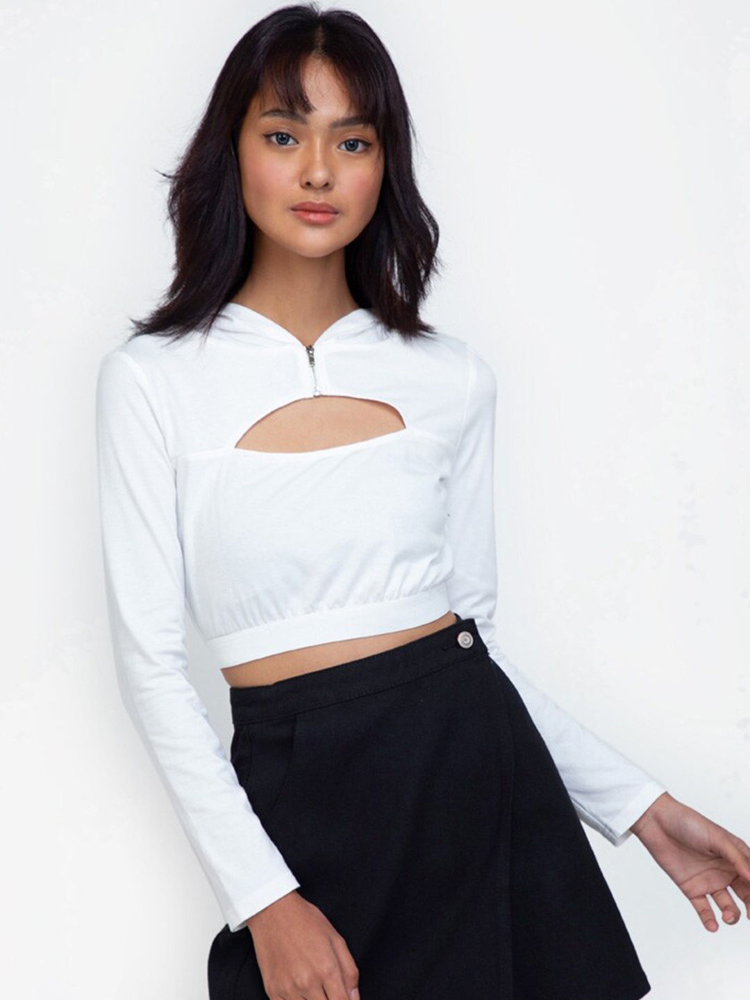 

ZALORA BASICS White Keyhole Neck Crop Top