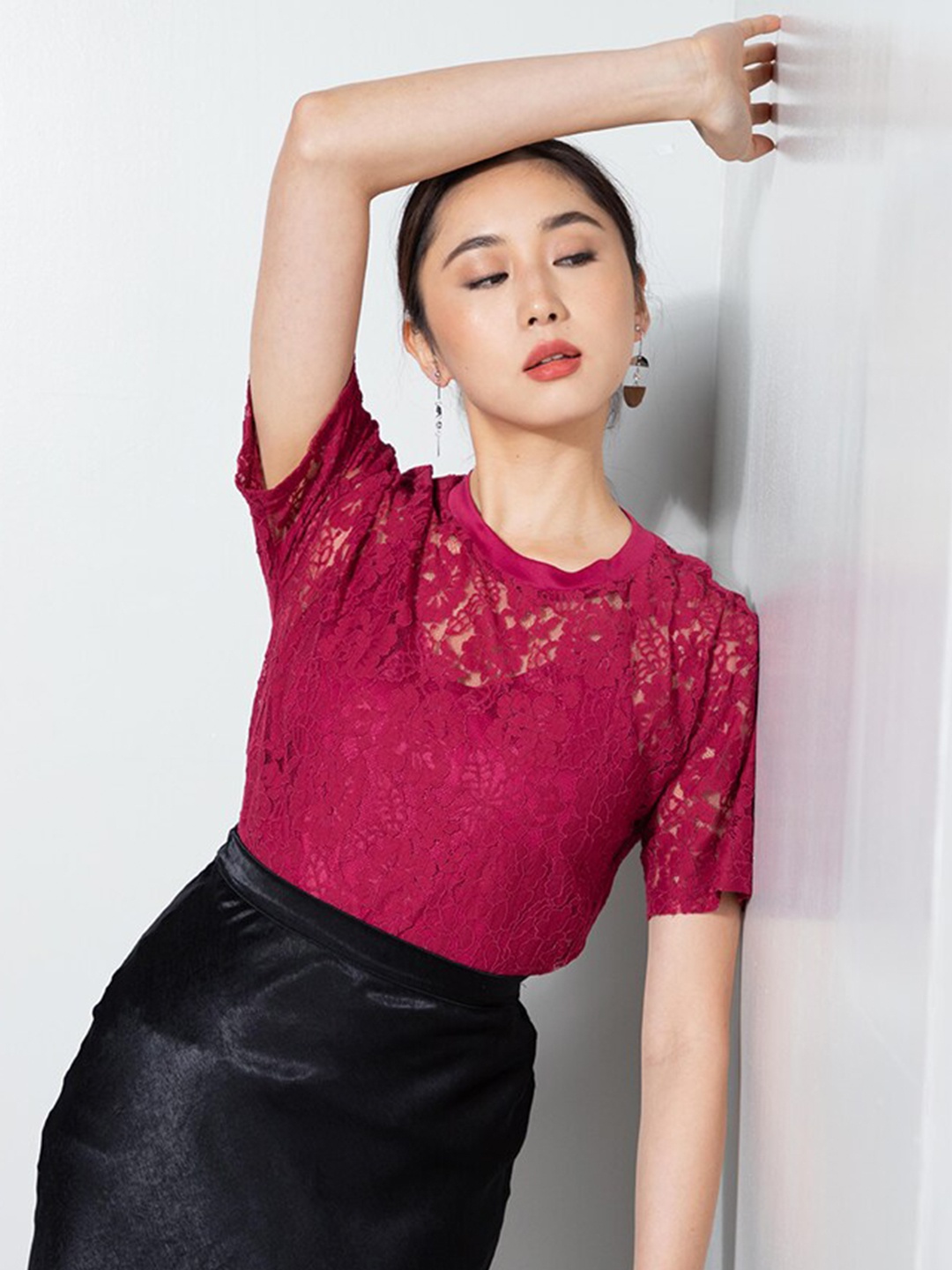 

ZALORA OCCASION Red 2-in-1 Short Sleeves Lace Top