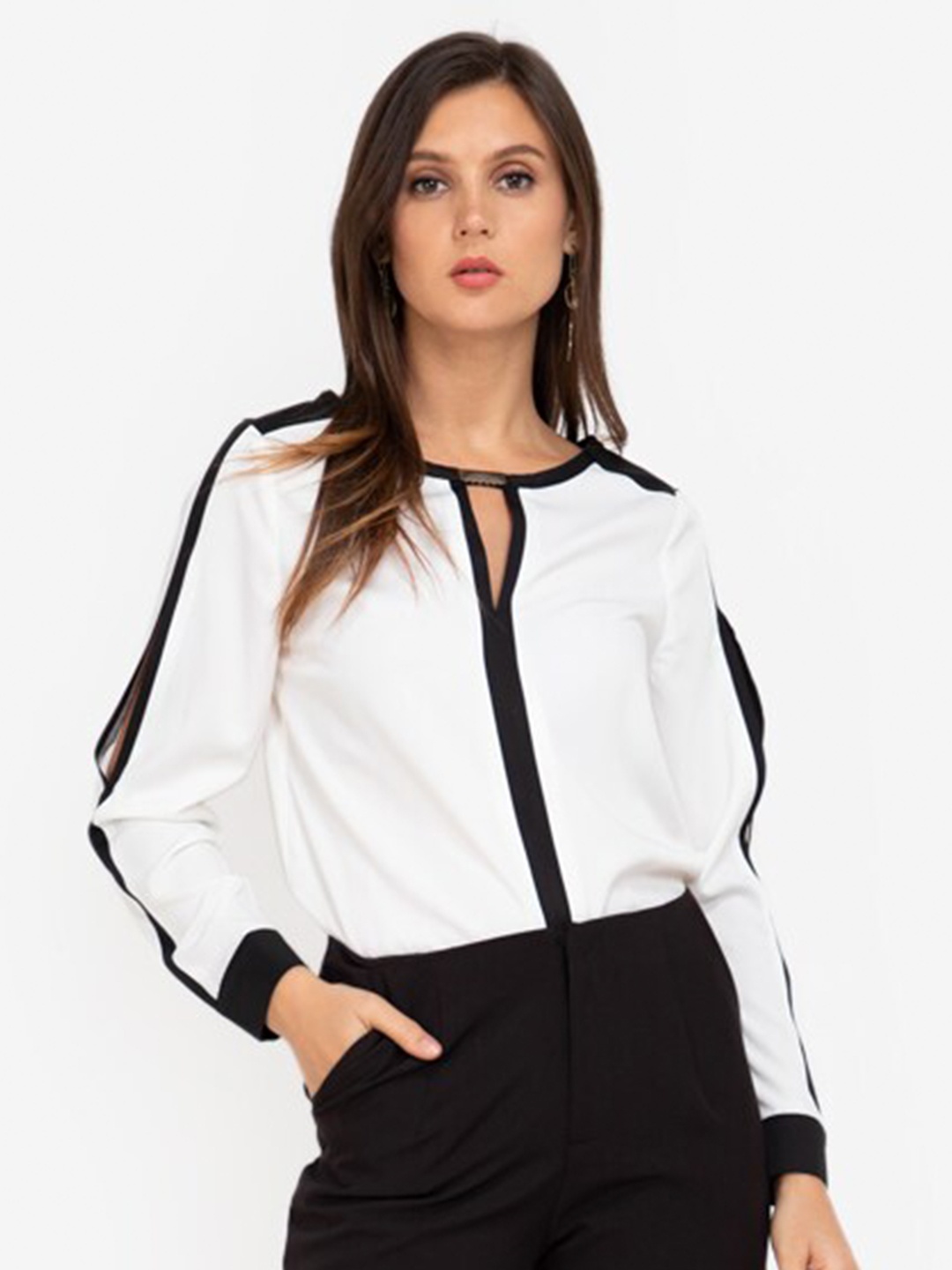 

ZALORA WORK Women White & Black Colourblocked Keyhole Neck Top
