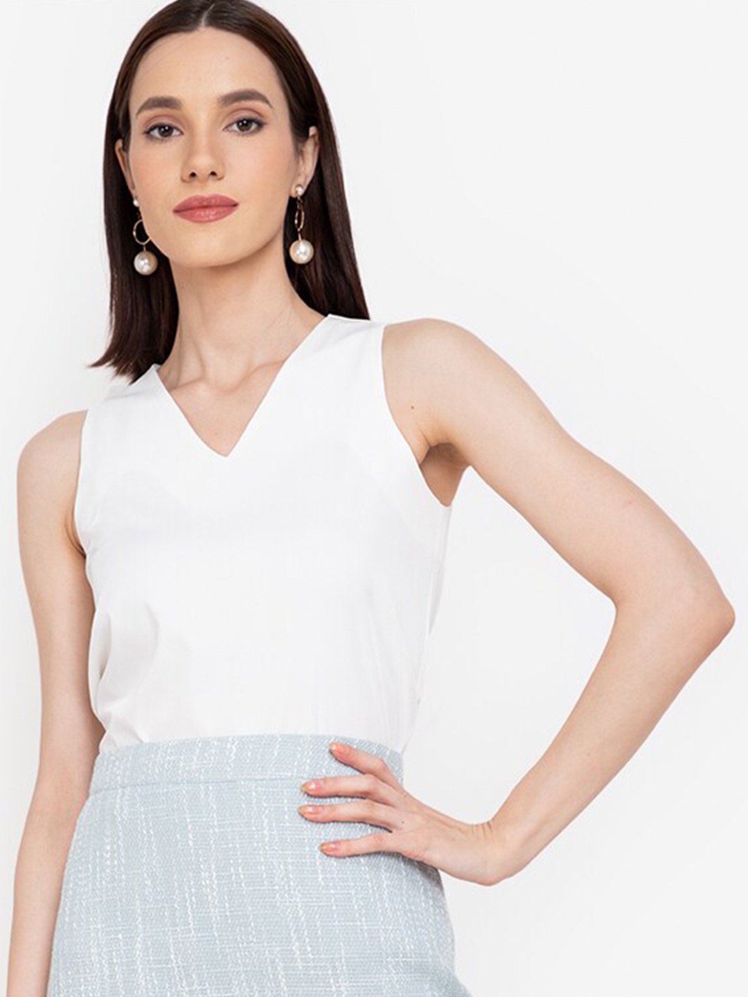 

ZALORA WORK White Solid V Neck Regular Top