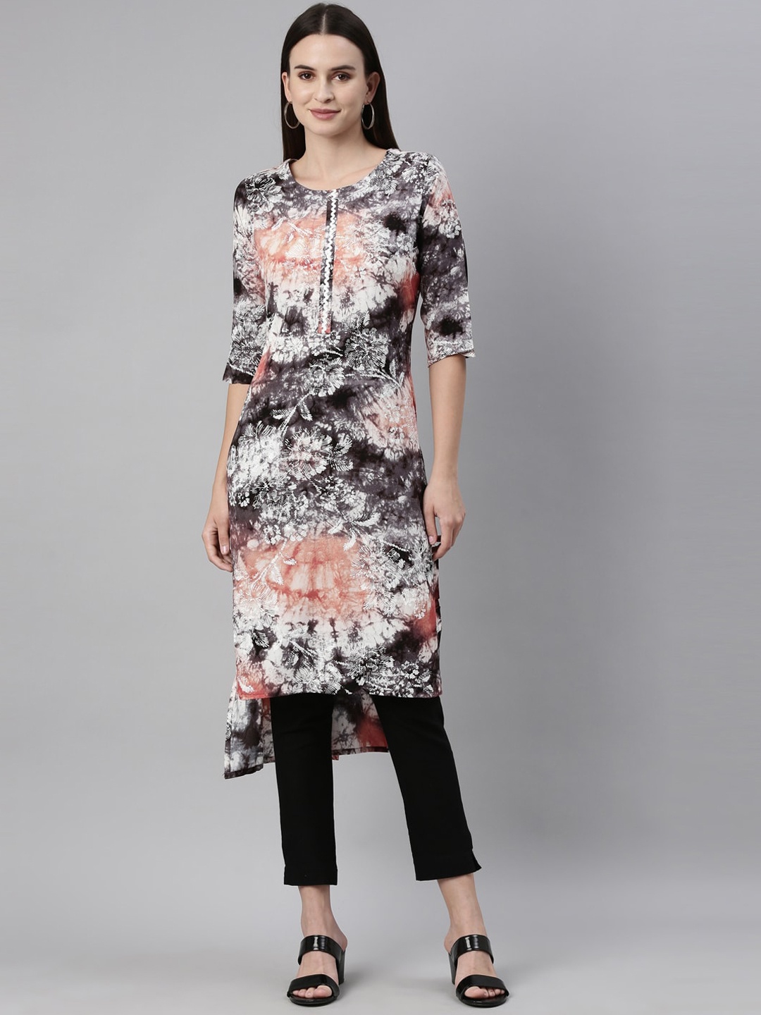 

Neerus Women Black Abstract Printed Regular Sleeves Kurta