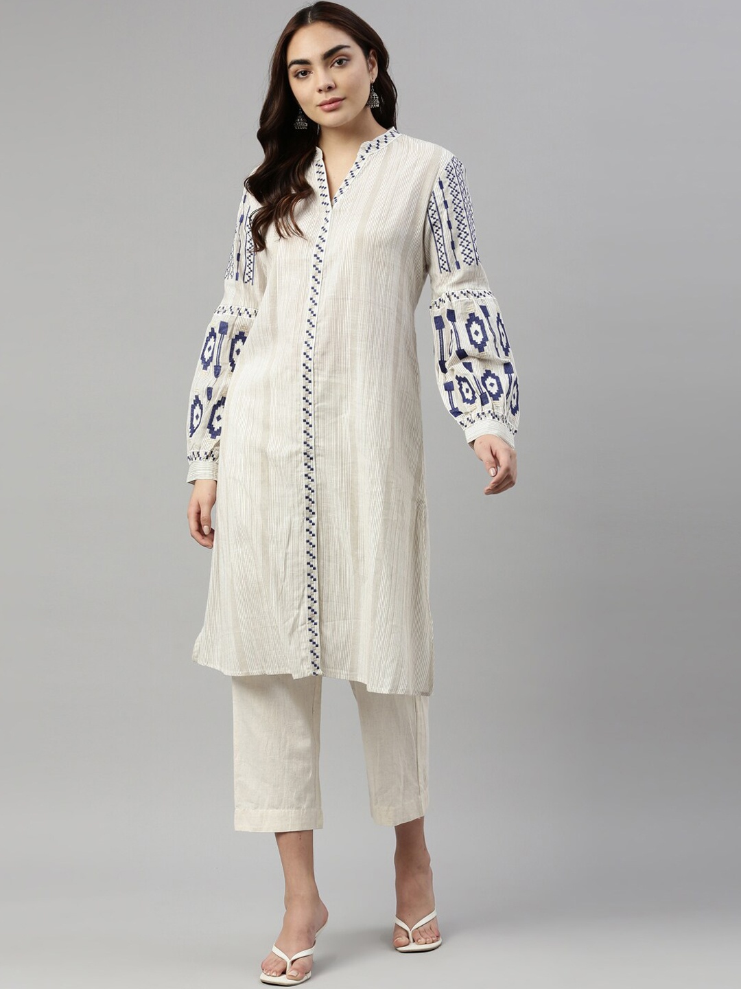 

Neerus Women Blue & cream Striped Kurta