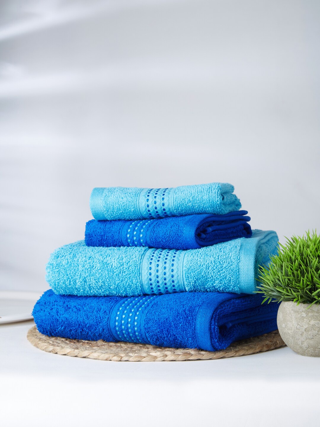 

SPACES Unisex Blue Pure Cotton 380 GSM Quick Dry And Absorbent Easy Wash Towel Set 4