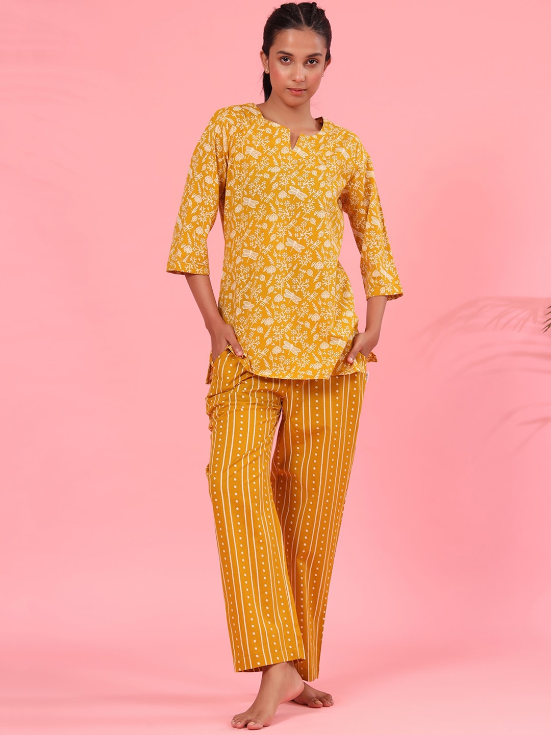

JISORA Women Yellow Printed Night suit