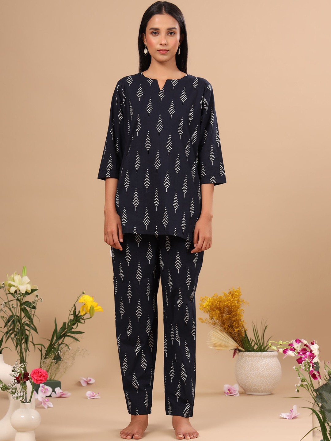 

JISORA Women Black Printed Night suit