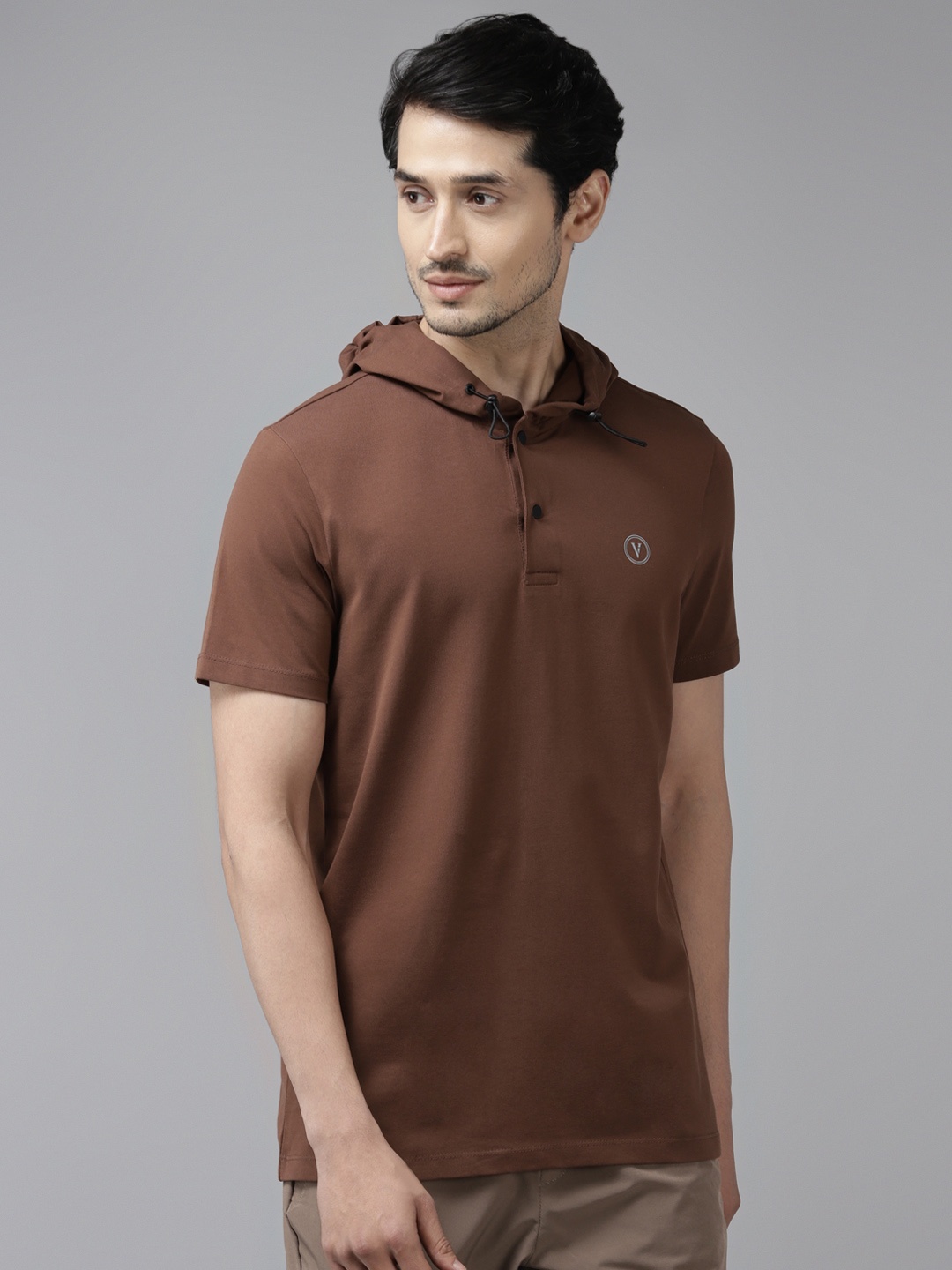 

Van Heusen Flex Men Brown Solid Hooded Active Fit Sports T-shirt