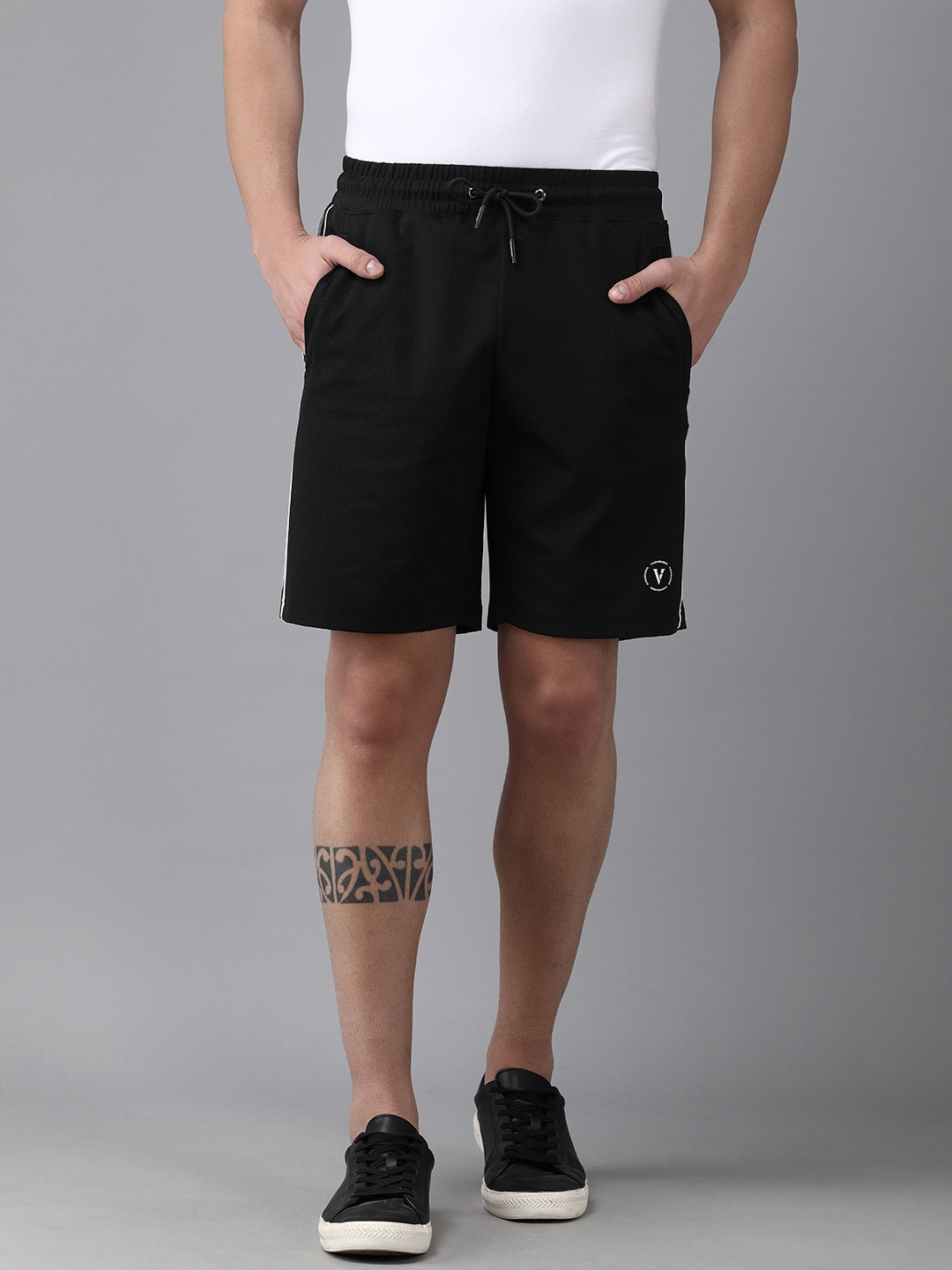 

Van Heusen Flex Men Black Solid Low-Rise Regular Shorts