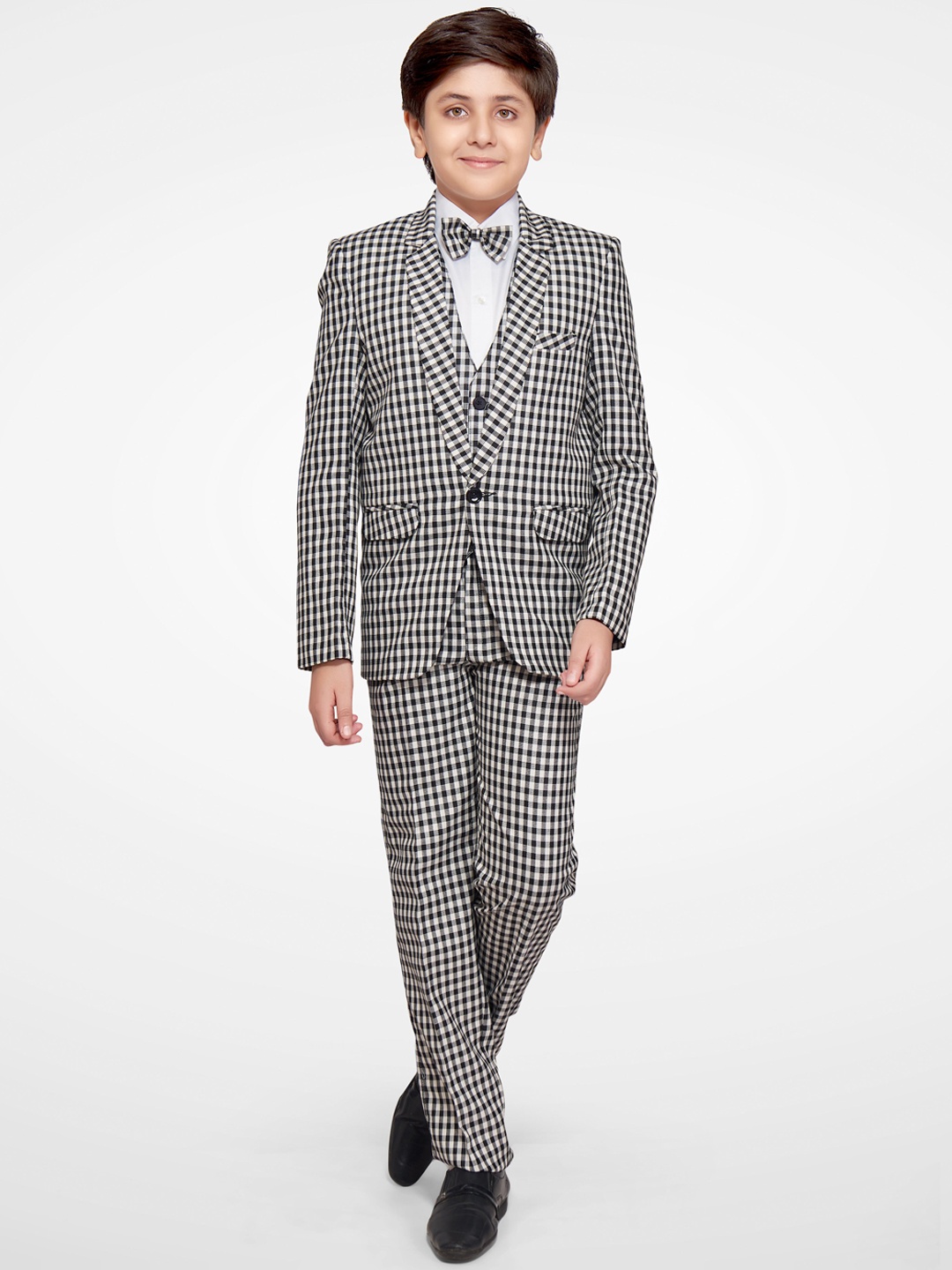 

Jeetethnics Boys Black & White Checked 5-Piece Single-Breasted Partywear Suit