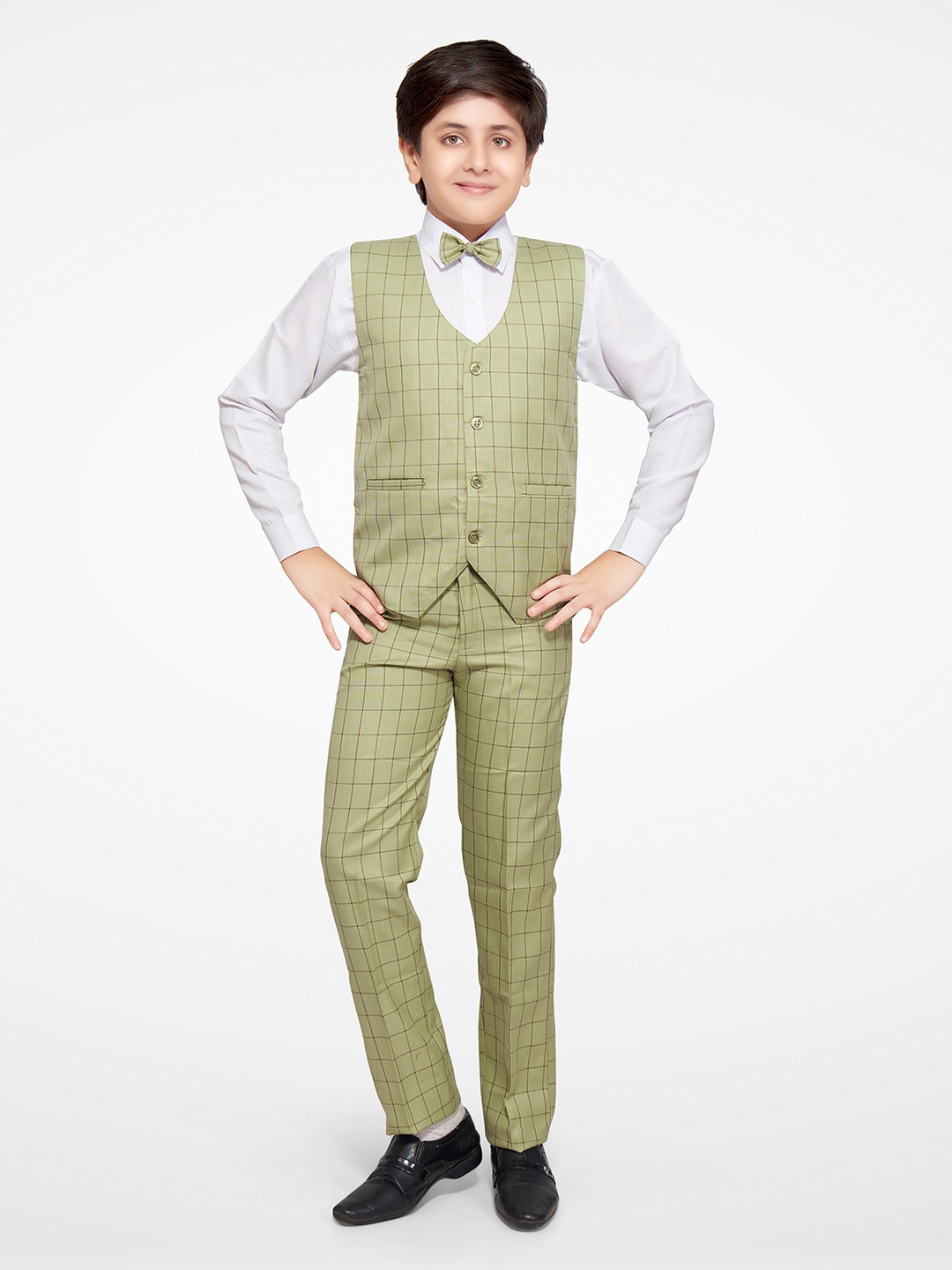 

Jeetethnics Boys Green & White Checked Shirt with Trousers & With Waistcoat