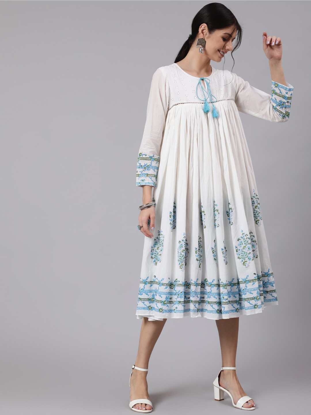 

Awadhi White & Blue Floral Print Tie-Up Neck A-Line Midi Dress