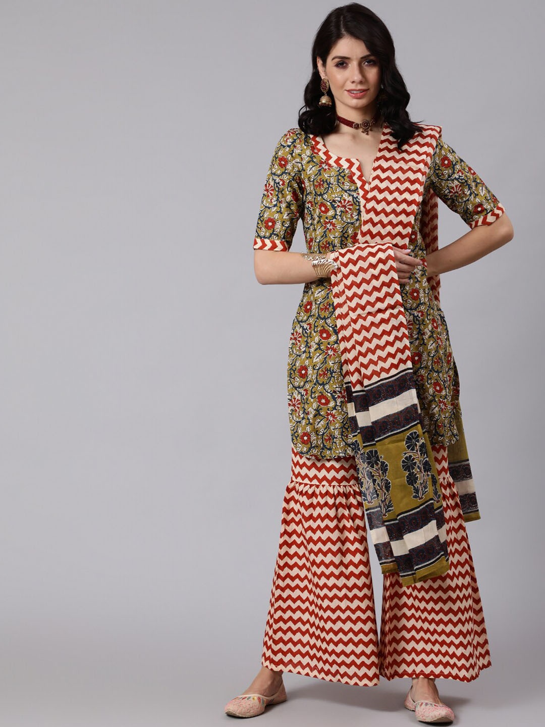 

Awadhi Women Green Printed Pure Cotton Kurti with Sharara & With Dupatta