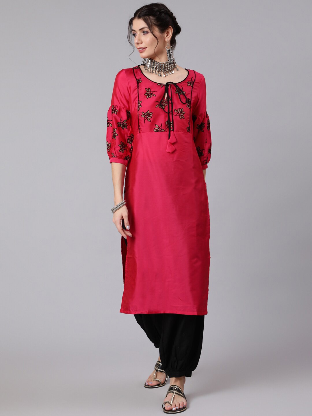 

Awadhi Women Magenta Geometric Keyhole Neck Thread Work Pathani Kurta