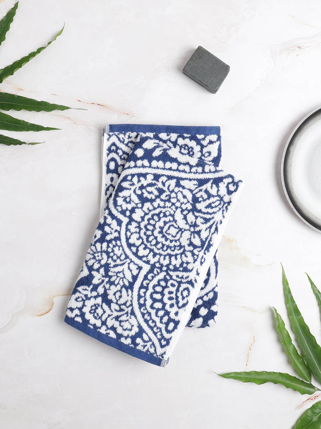 

SPACES Set Of 2 Blue & White Printed 560 GSM Pure Cotton Hand Towels