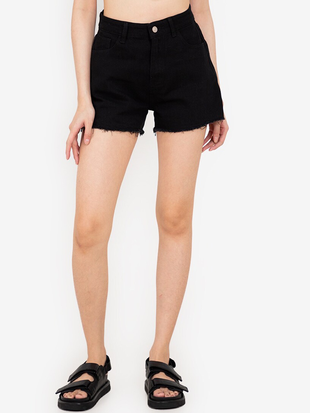 

ZALORA BASICS Women Black High-Rise Frayed Hem Denim Shorts