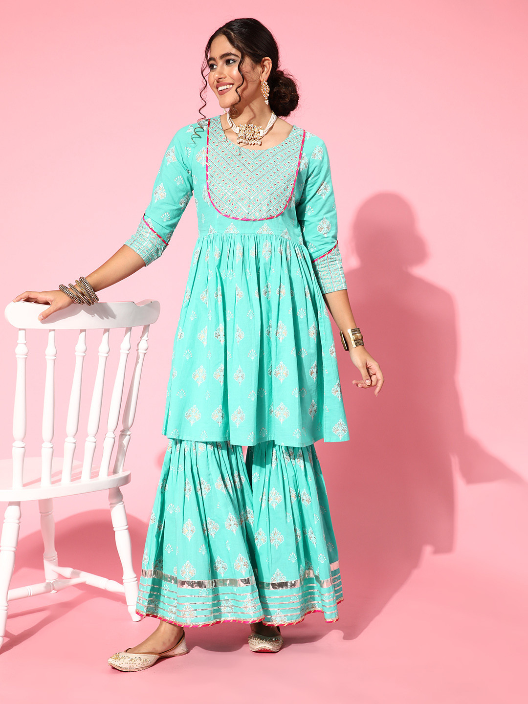 

InWeave Women Floral Pure Cotton Print Parade Kurta Set, Blue