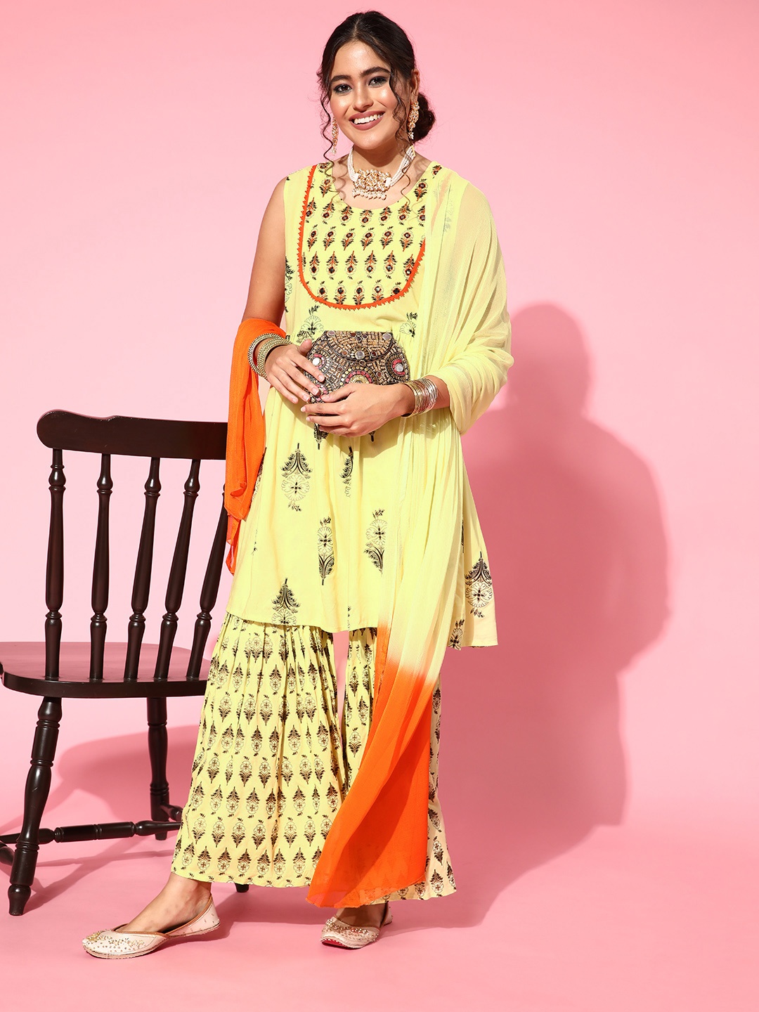 

InWeave Women Floral Viscose Rayon Print Parade Kurta Set, Yellow