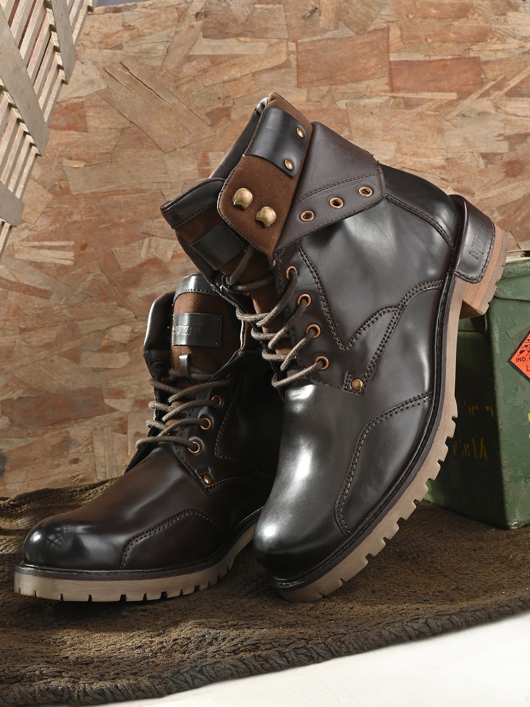 

MUZZATI Men Brown Colourblocked Fashion