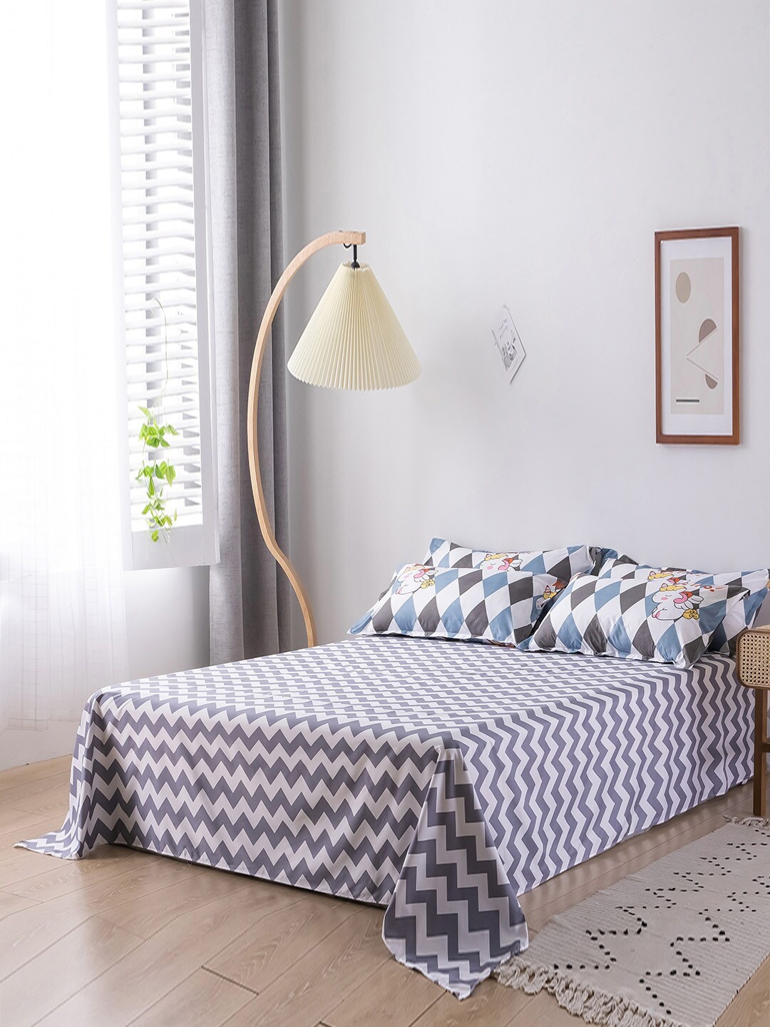 

JC Collection Grey & White Printed Bedding Set with 2 Pillow Covers & 1 Quilt Cover