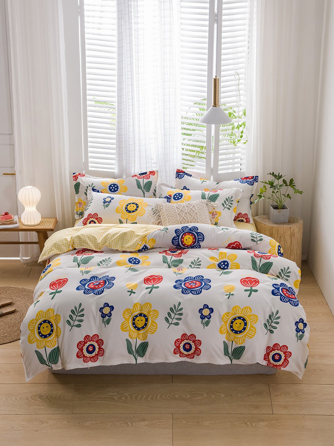 

JC Collection Yellow & White Printed Double King Bedding Set With Quilt Cover