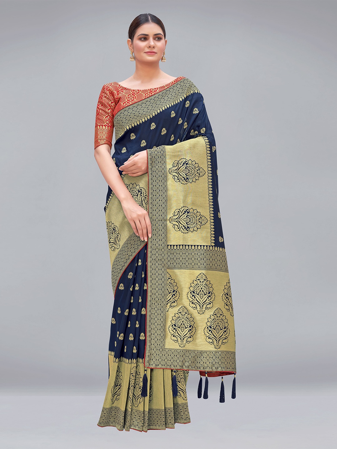 

MONJOLIKA FASHION Navy Blue & Gold-Toned Ethnic Motifs Zari Silk Blend Banarasi Saree