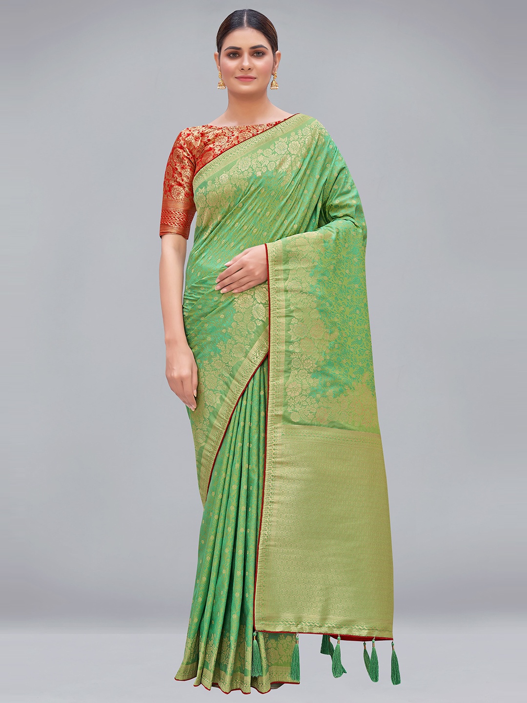 

MONJOLIKA FASHION Green & Gold-Toned Woven Design Pure Silk Banarasi Saree