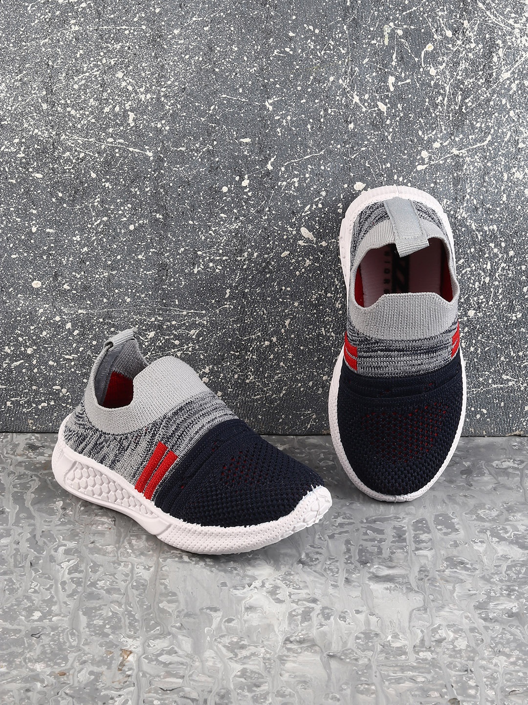 

Jazzy Juniors Boys Navy Blue Woven Design Slip-On Sneakers