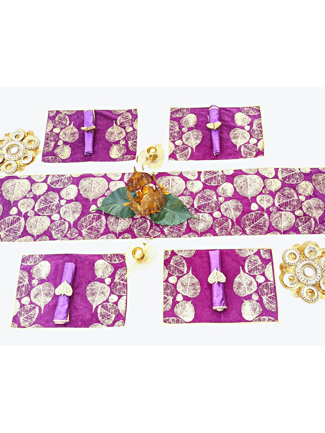 

Vpop Purple 6-Seater Table Placemats With Decor Set