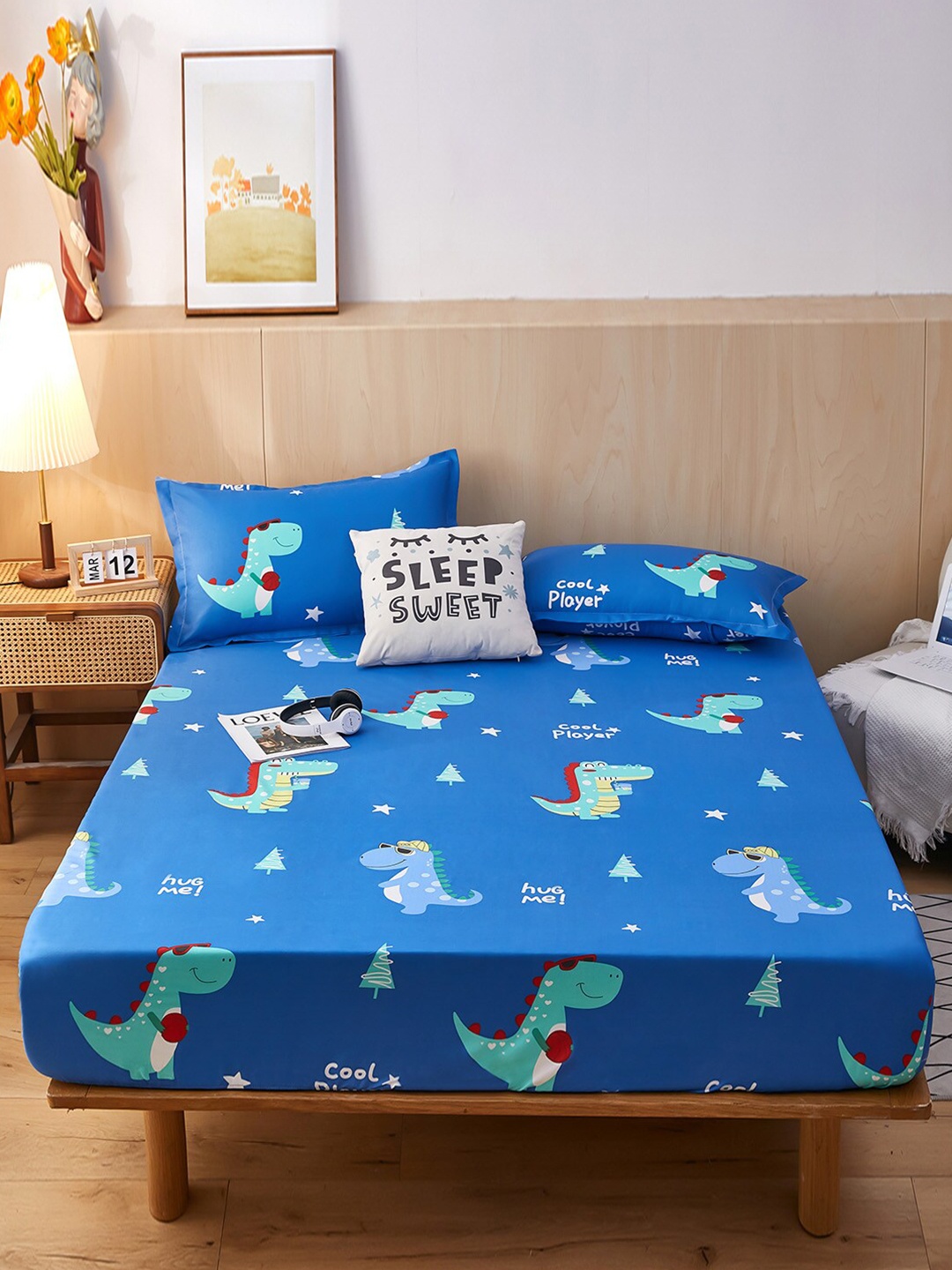 

JC HOME Blue & Green Cartoon Characters 160 TC King Bedsheet 2 Pillow Covers