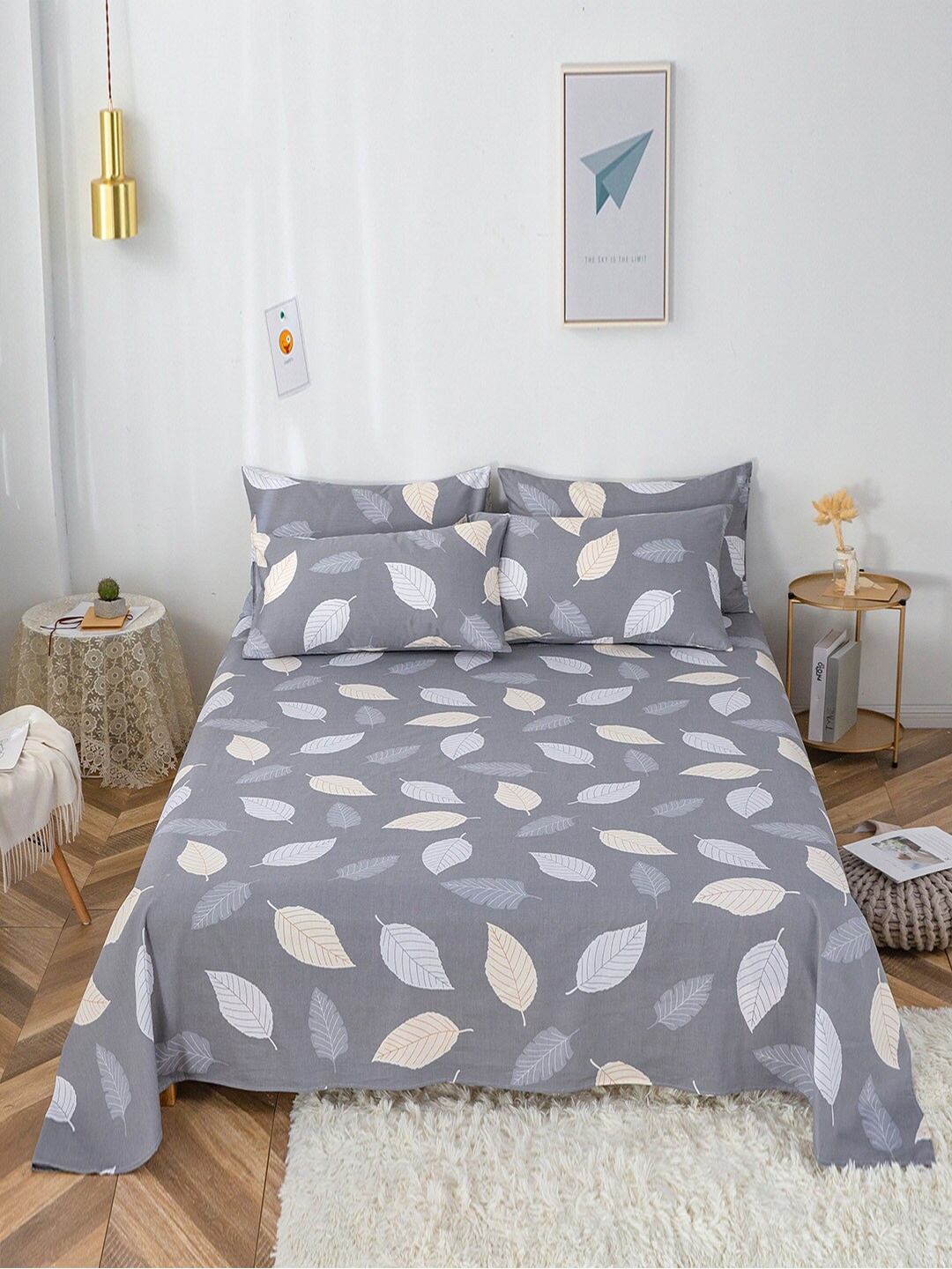 

JC Collection Grey & White 200 TC King Floral Cotton Bedsheet with 2 Pillow Covers