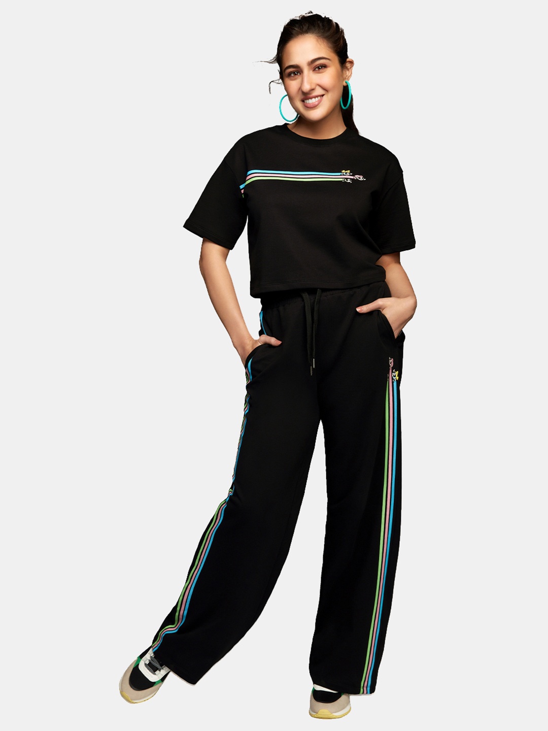 

The Souled Store Women Black Powerpuff Girls Printed T-shirt with Trousers