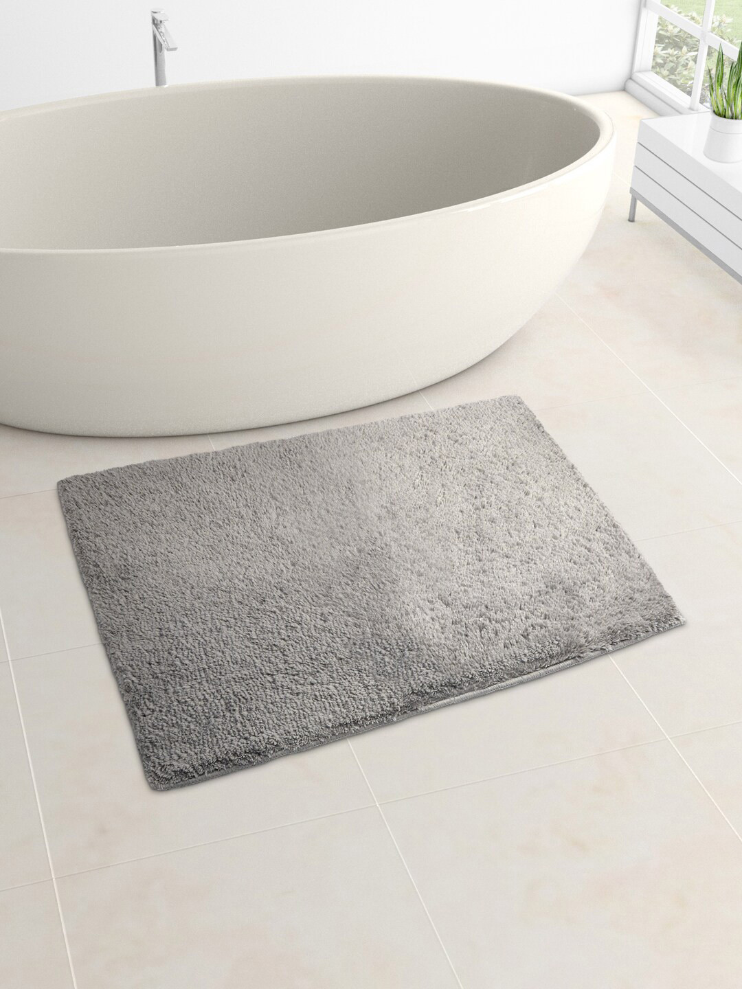 

Living scapes by Pantaloons Grey Solid 1600GSM Pure Cotton Bath Rugs