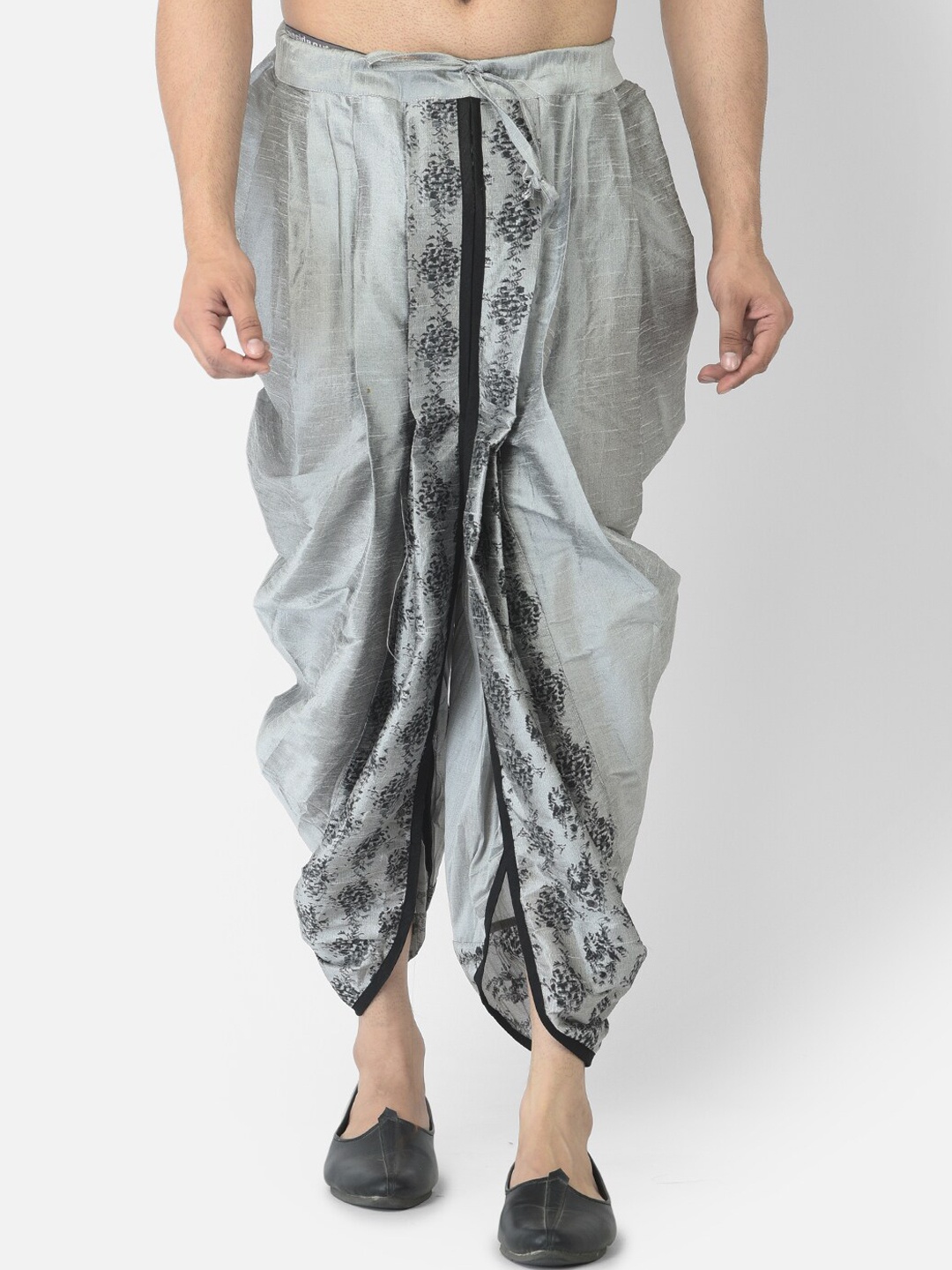 

DEYANN Men Silver-Colored & Black Printed Dhoti Pants