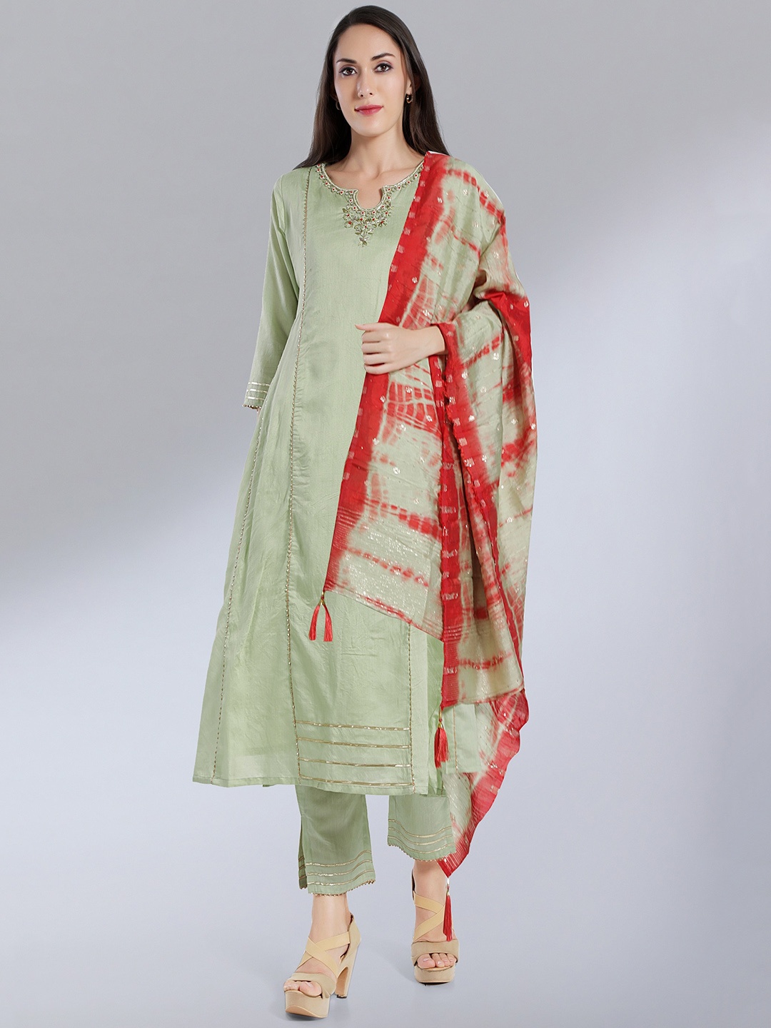 

MADHURAM Women Green Floral Embroidered Chanderi Silk Kurta with Trousers & With Dupatta