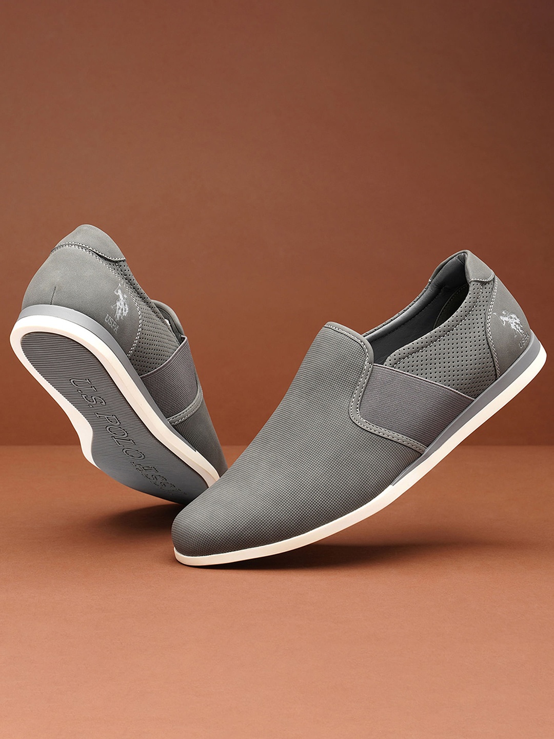 

U.S. Polo Assn. Men Grey Solid Slip-On Sneakers