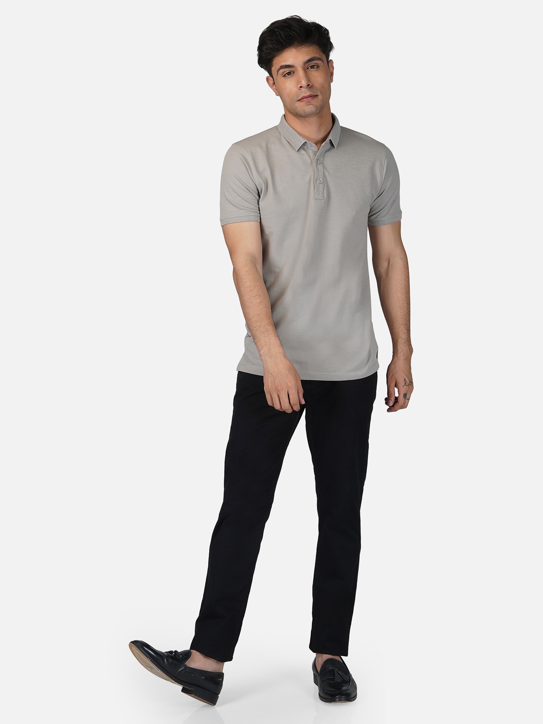 

Tinted Men Grey Solid Polo Collar Slim Fit T-shirt