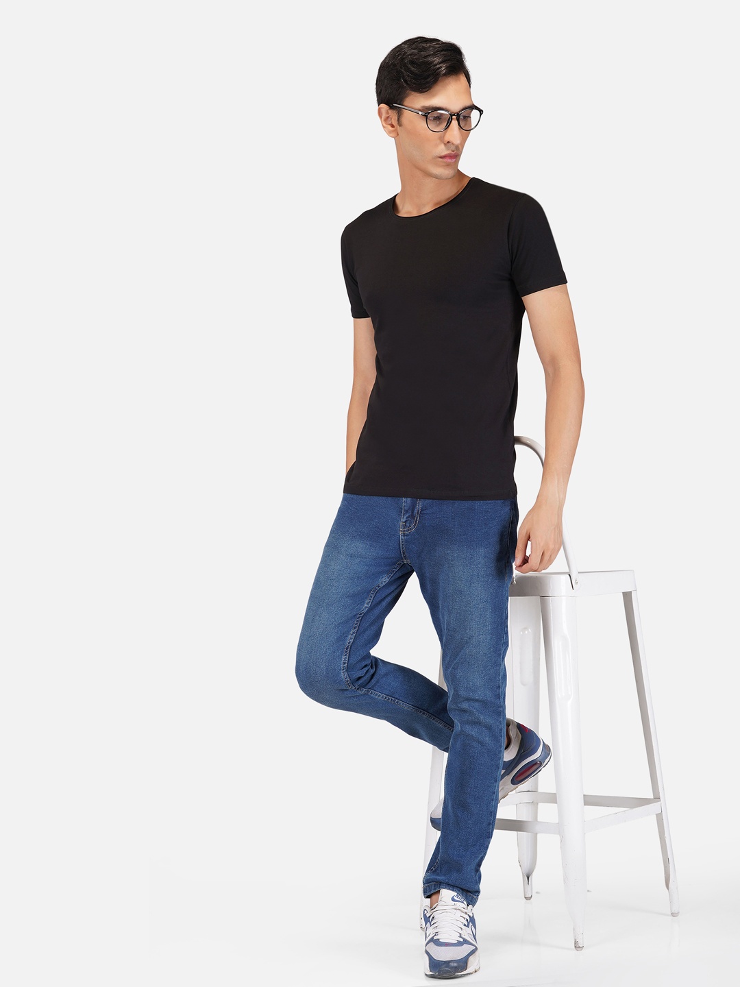 

Tinted Men Black Slim Fit T-shirt