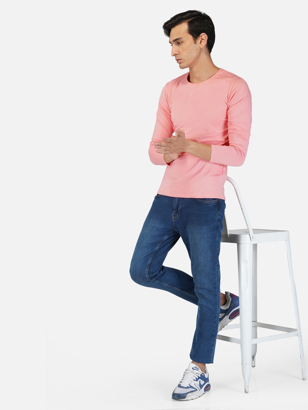 

Tinted Men Peach-Coloured Slim Fit T-shirt