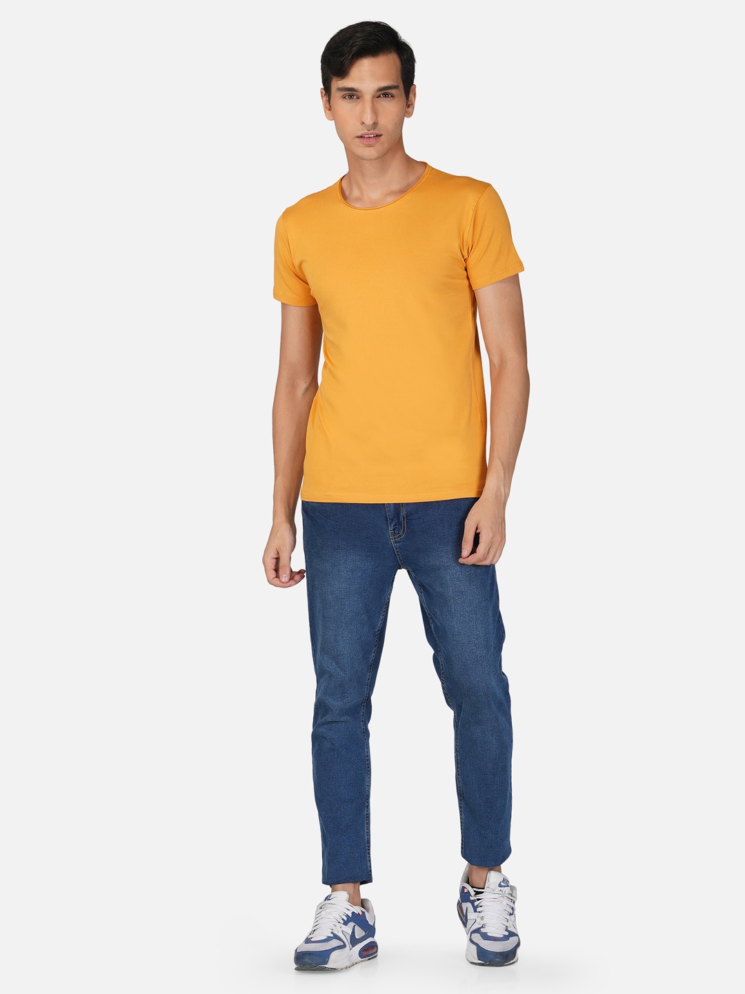 

Tinted Men Mustard Yellow Slim Fit T-shirt