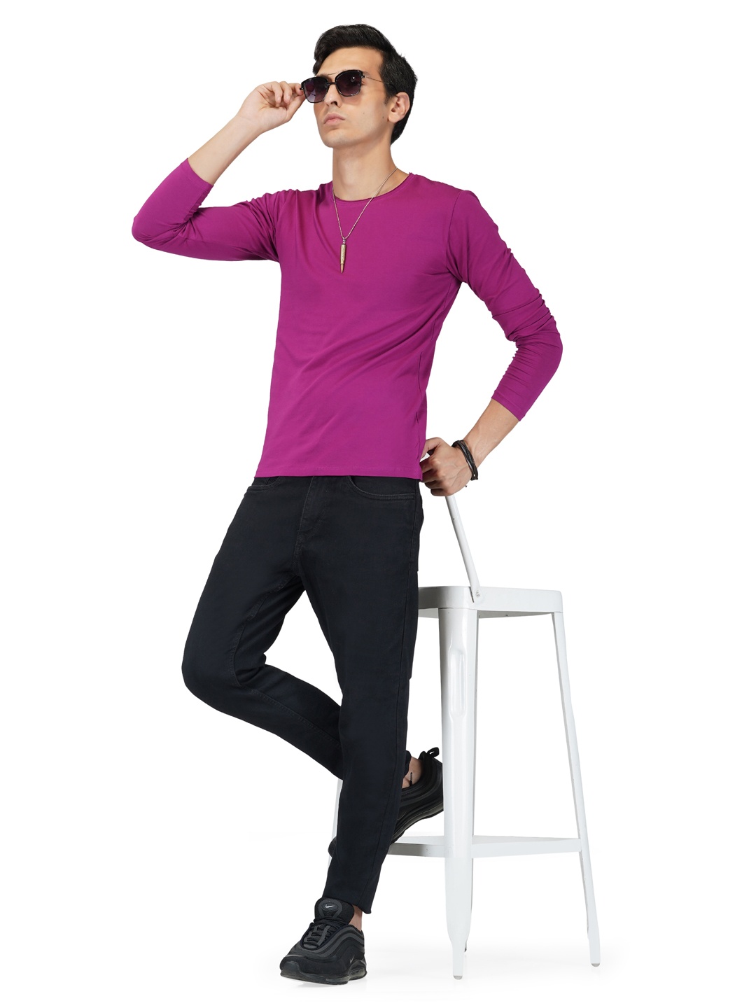

Tinted Men Purple Slim Fit T-shirt
