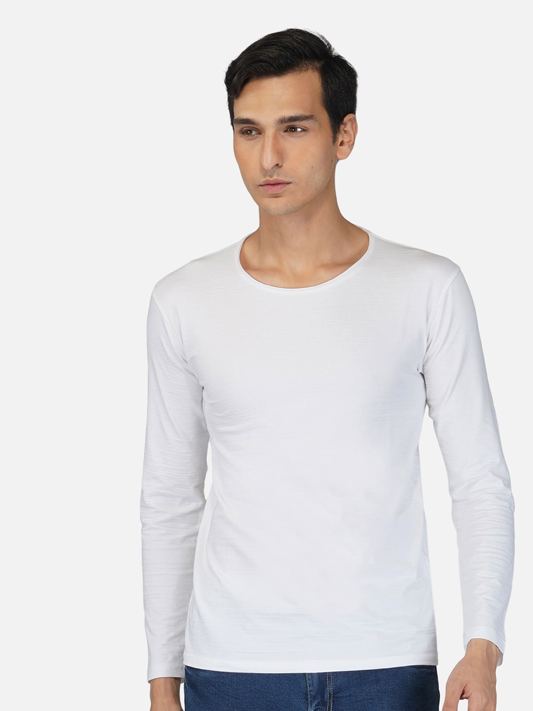 

Tinted Men White Solid Slim Fit T-shirt