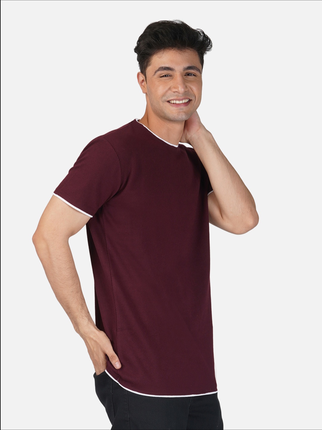 

Tinted Men Maroon Pure Cotton T-shirt