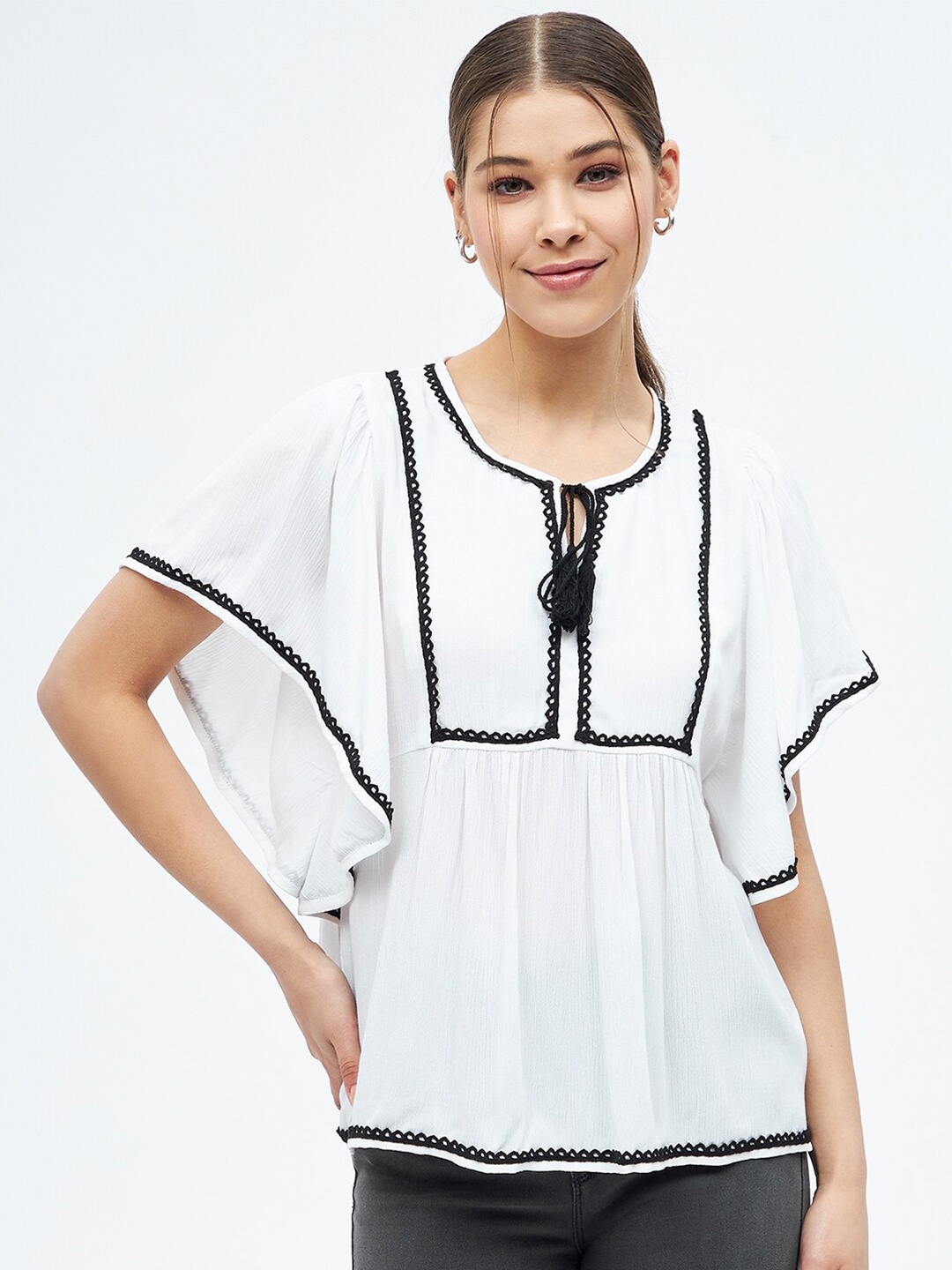 

Harpa White Tie-Up Neck Top