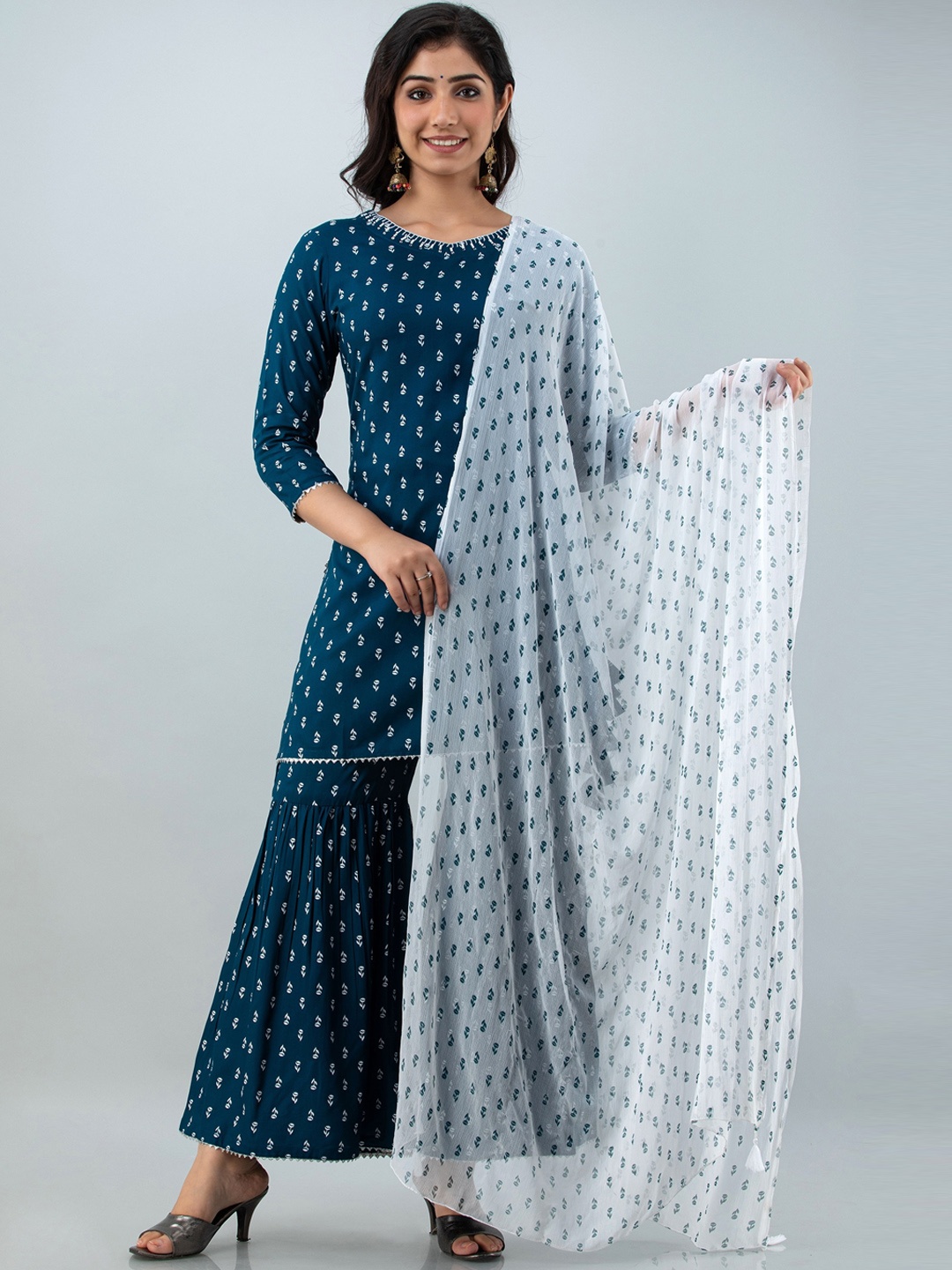 

Kurtipedia Women Blue Ethnic Motifs Printed Panelled Beads and Stones Kurta with Sharara