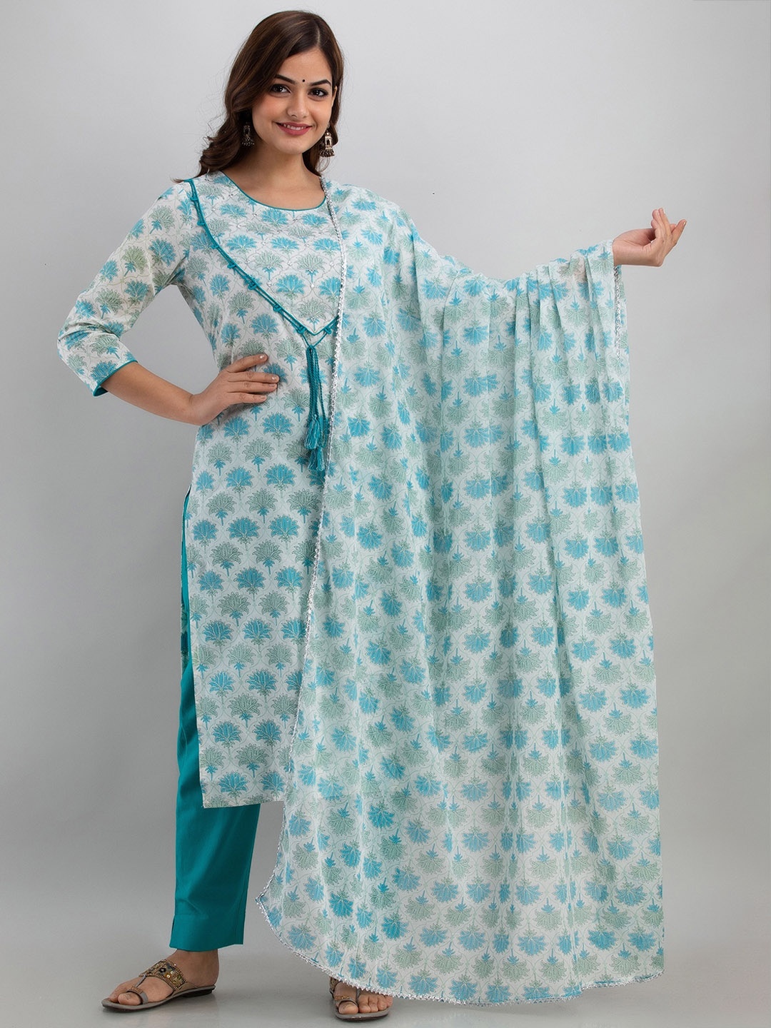 

Kurtipedia Women Blue Floral Printed Kurta with Trousers & With Dupatta