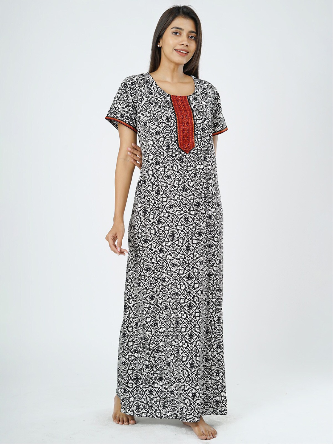 

Maybell Black & White Printed Maxi Nightdress